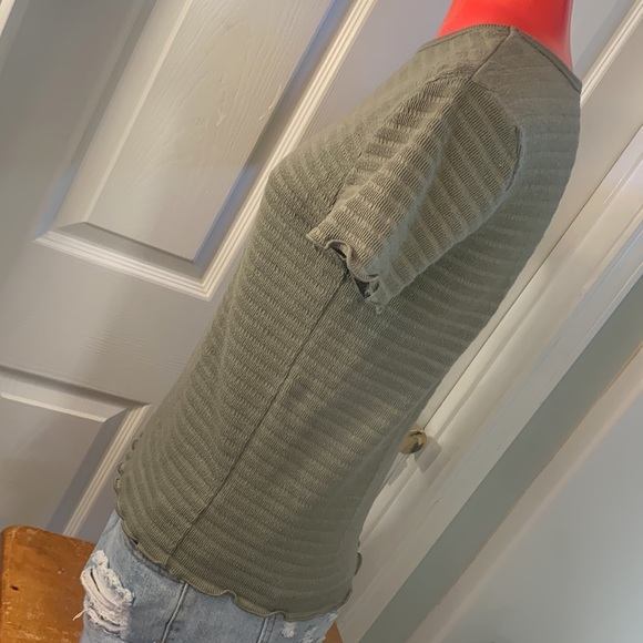 Mossy Sage Green 90s Feel Top - Picture 3 of 9